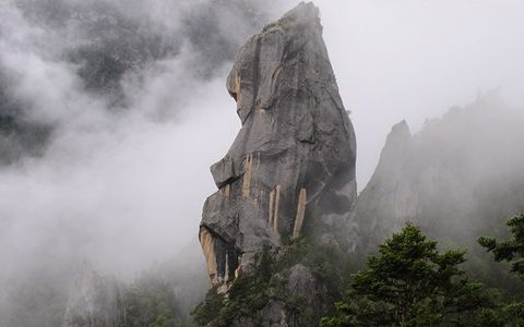 嘎达山